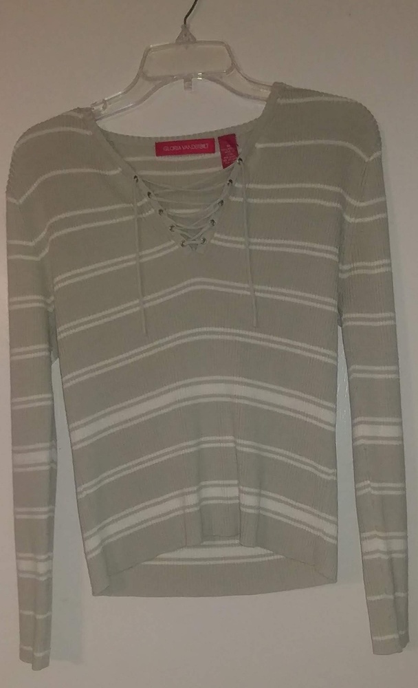 Gloria Vanderbilt plover sweater